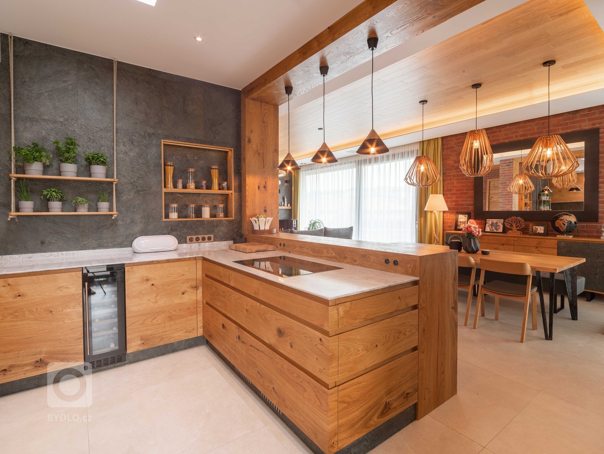 Pasivní dřevostavba, která byla navržena na míru velmi nestandardnímu pozemku, který má 14 metrů převýšení. Zadání bylo udělat kaskádovitý pasivní dům. Dům byl…