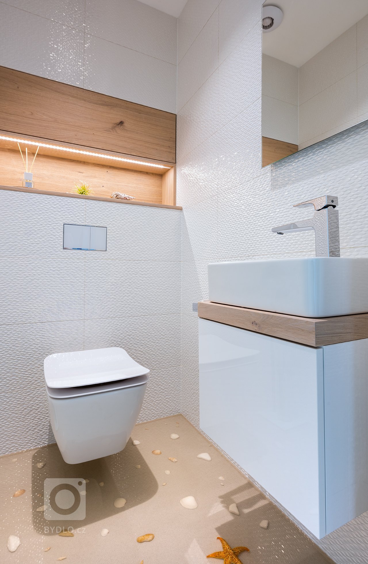 Jedinenčá realizace celého bytu v samotném centru Zlín. Cílem bylo sladit veškére materiály v jedno a nenechat se ovlivnit, tím že to nejde.&nbsp;
