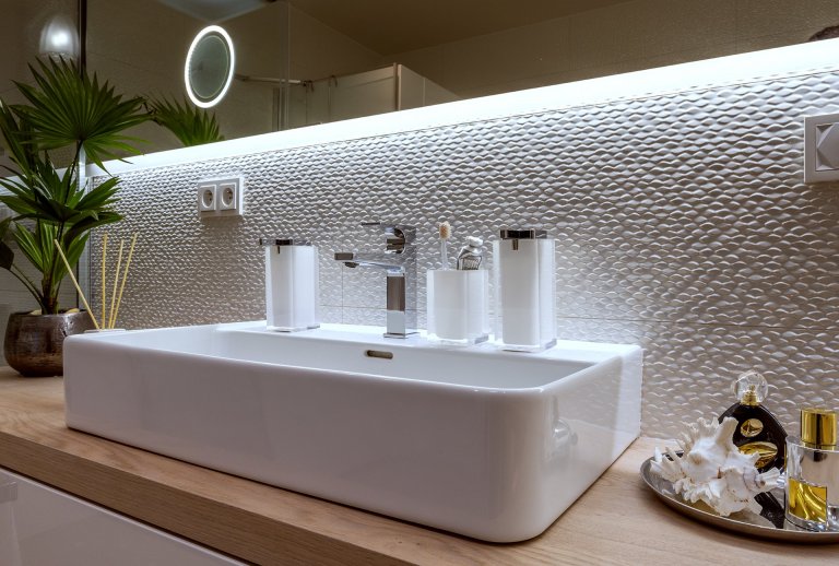 Jedinenčá realizace celého bytu v samotném centru Zlín. Cílem bylo sladit veškére materiály v jedno a nenechat se ovlivnit, tím že to nejde.&nbsp;
