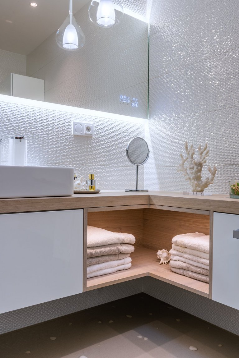 Jedinenčá realizace celého bytu v samotném centru Zlín. Cílem bylo sladit veškére materiály v jedno a nenechat se ovlivnit, tím že to nejde.&nbsp;
