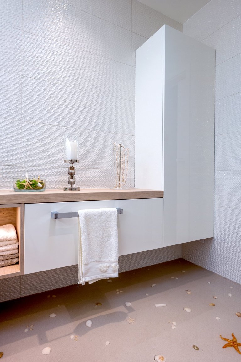 Jedinenčá realizace celého bytu v samotném centru Zlín. Cílem bylo sladit veškére materiály v jedno a nenechat se ovlivnit, tím že to nejde.&nbsp;
