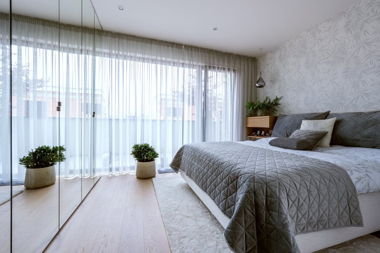 Jedinenčá realizace celého bytu v samotném centru Zlín. Cílem bylo sladit veškére materiály v jedno a nenechat se ovlivnit, tím že to nejde.&nbsp;
