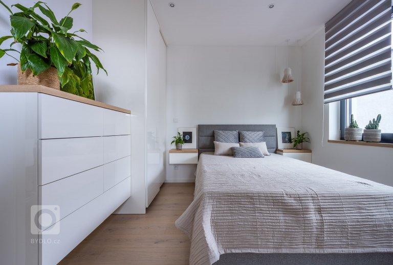 add picture to album