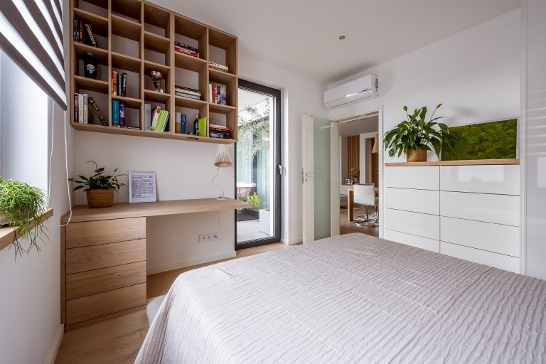 Jedinenčá realizace celého bytu v samotném centru Zlín. Cílem bylo sladit veškére materiály v jedno a nenechat se ovlivnit, tím že to nejde.&nbsp;
