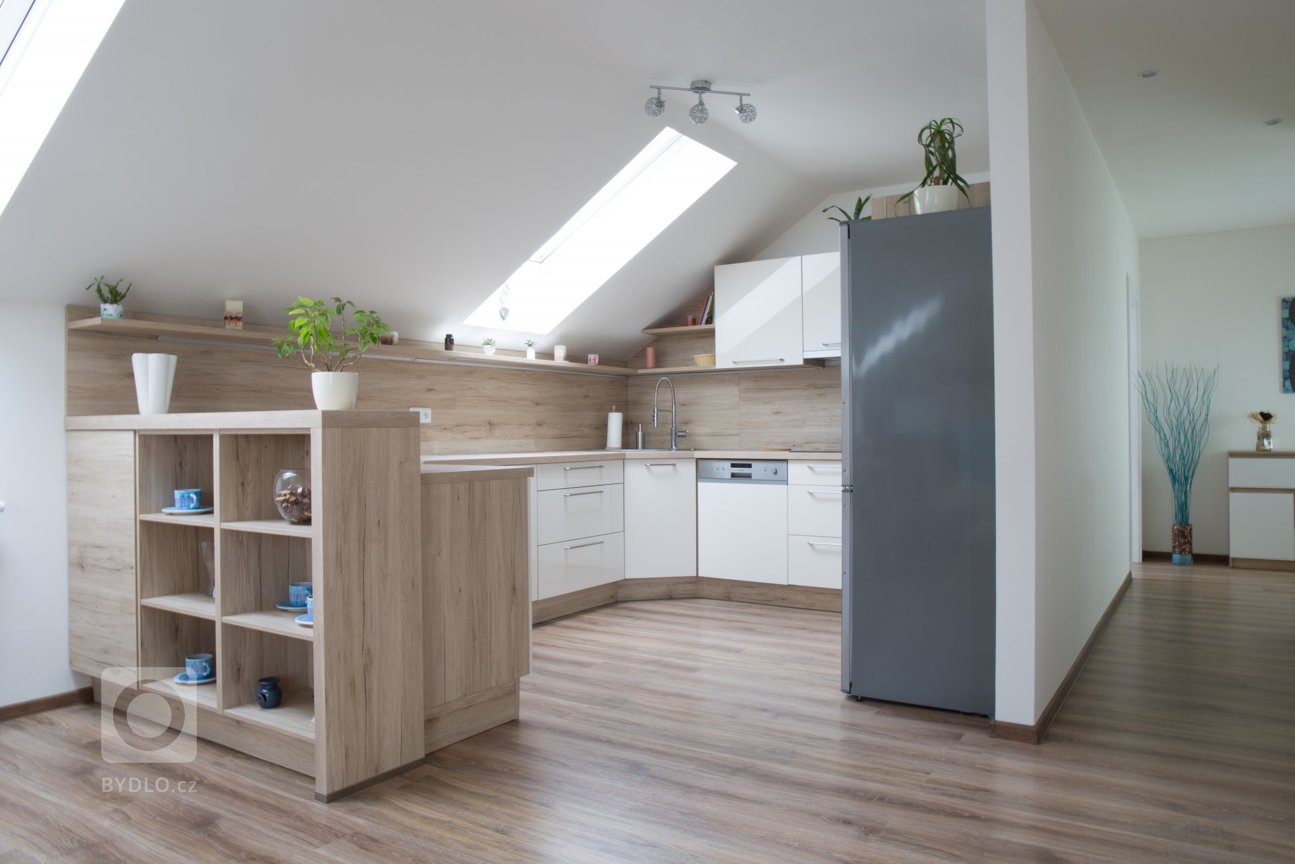 Kuchyňský kout s barovým pultem