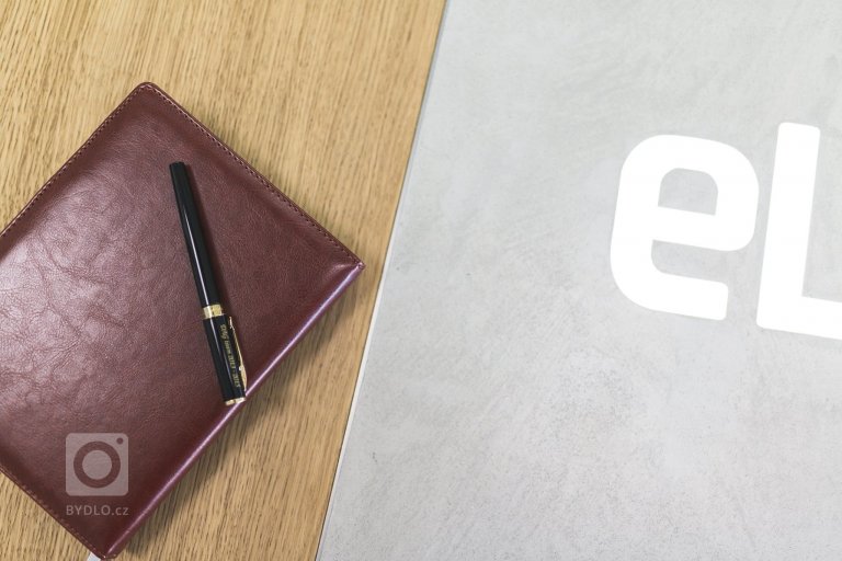 add picture to album