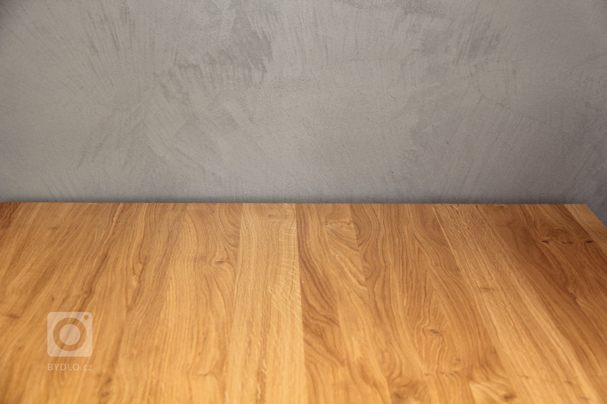 Interiér pro mladý pár v kombinaci dřevo - beton

&nbsp;

-Akce: Rodinný dům Liberec

-Realizace betonových povrchů, vinylové krytiny, dveří, schodiště a…