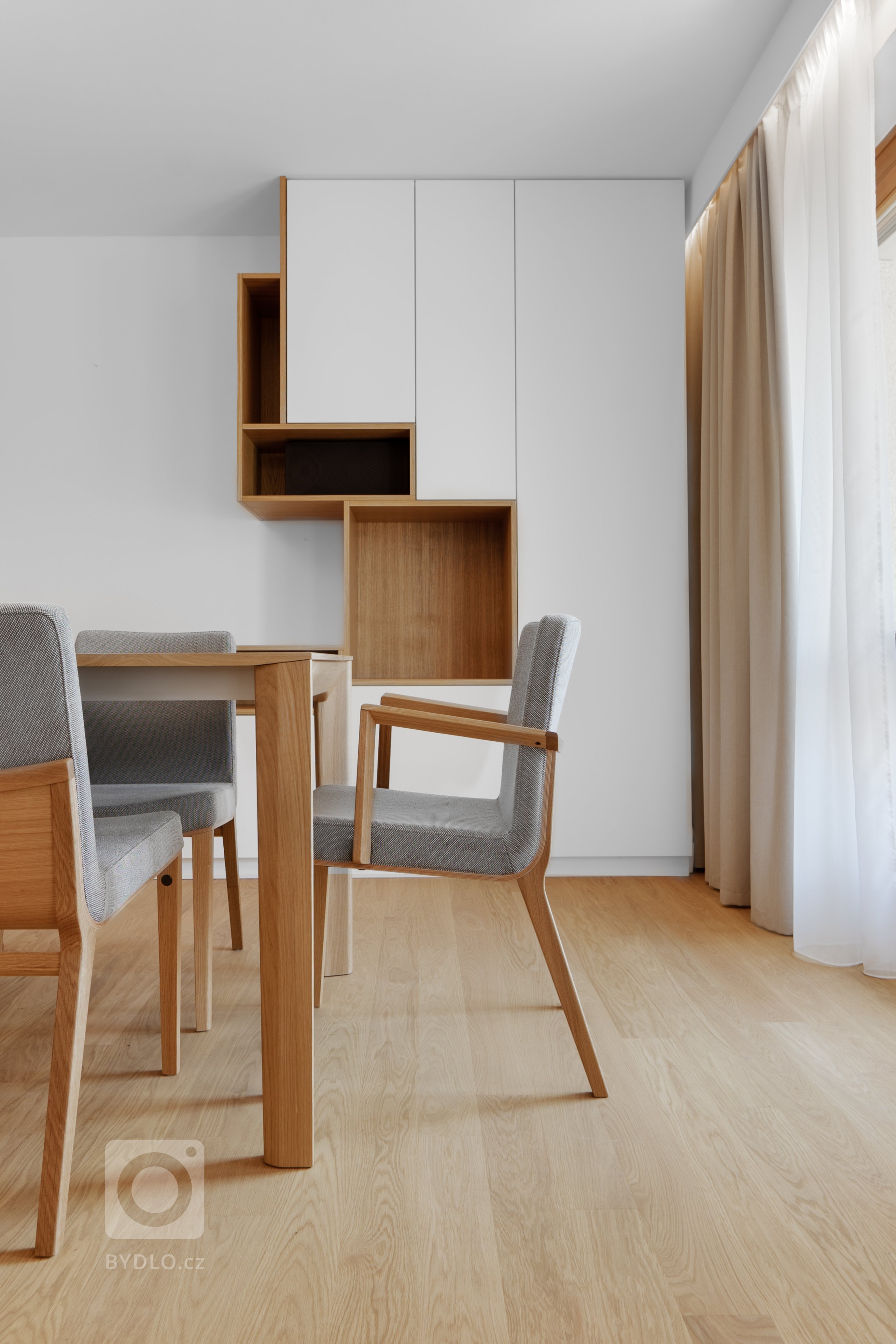 VILA KUNRATICE&nbsp; - EN

The family row house is located in a neighborhood nearby the city of Prague. The house has a typical floor plan, where the living…