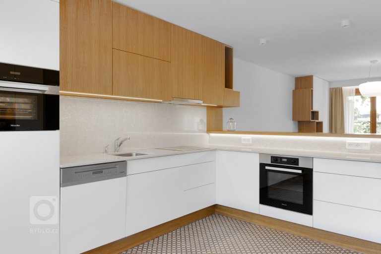 add picture to album