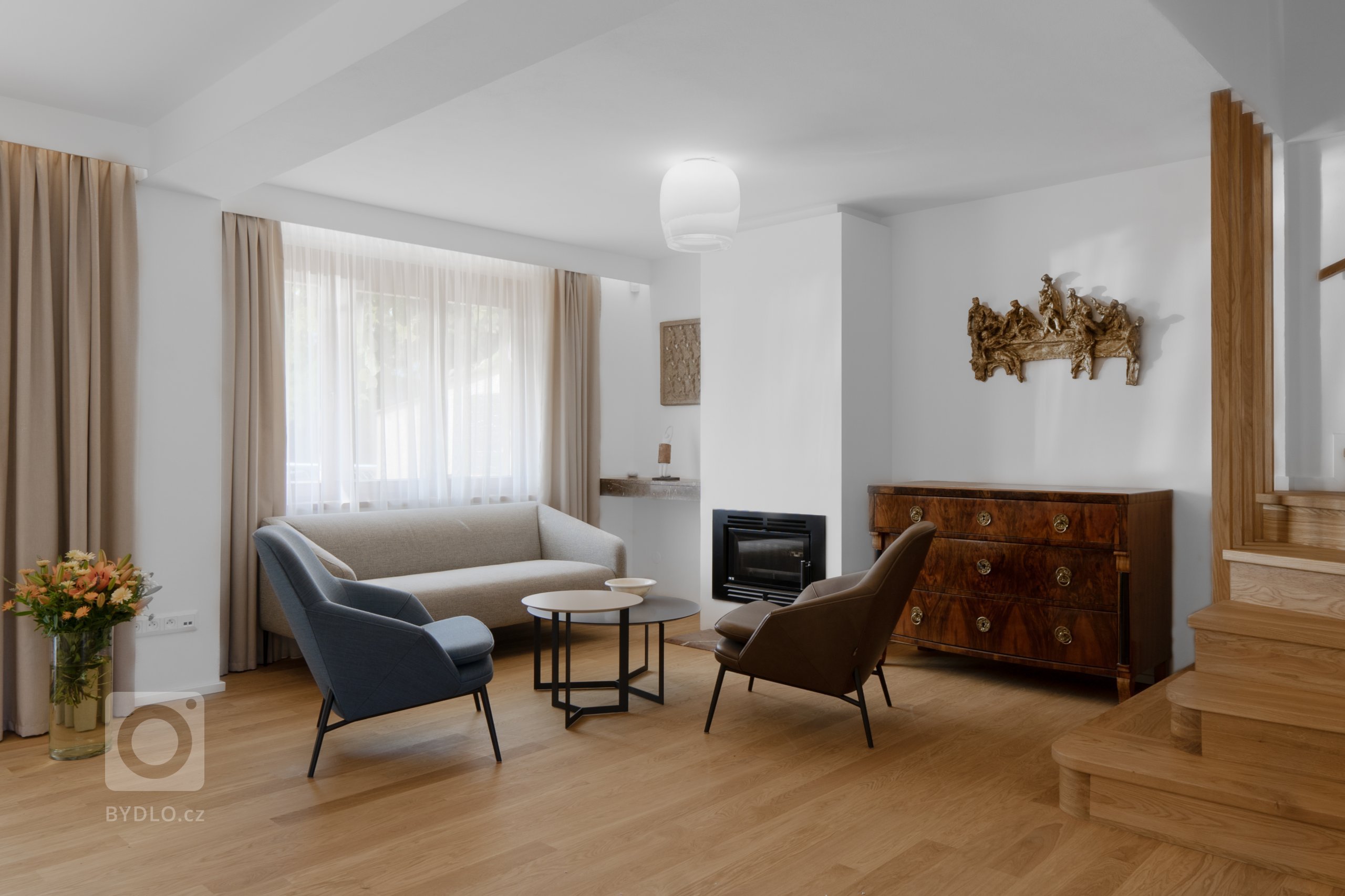 VILA KUNRATICE&nbsp; - EN

The family row house is located in a neighborhood nearby the city of Prague. The house has a typical floor plan, where the living…