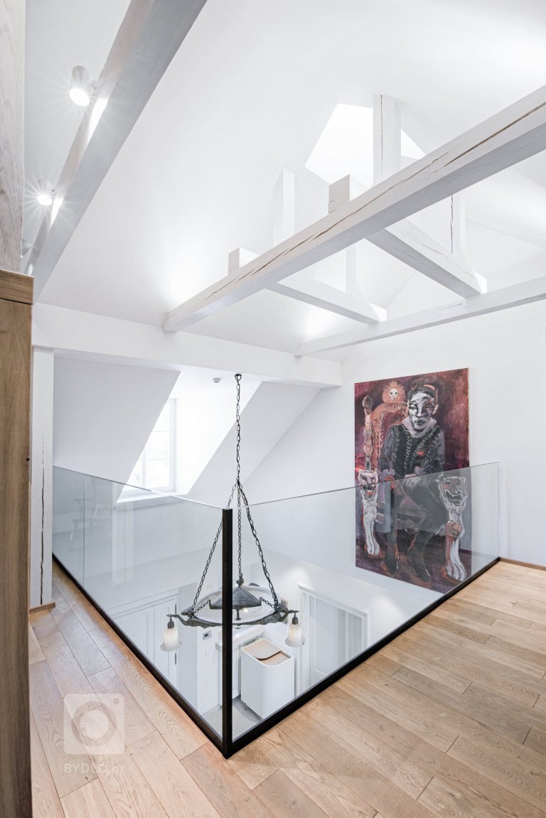 add picture to album