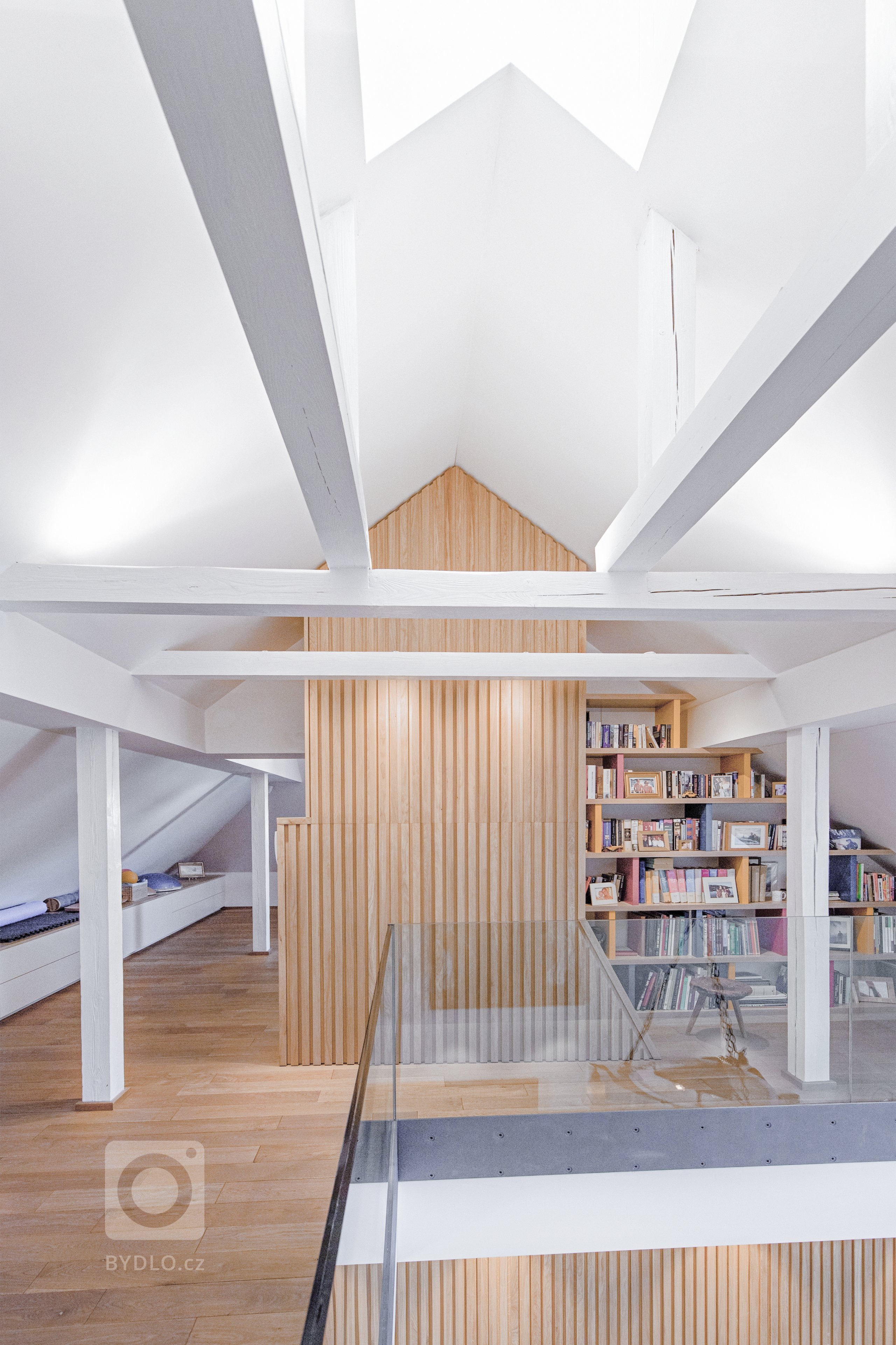 Vila Troja - EN&nbsp;

The historical family house is located on the hill of the residential area of Troja in Prague. The house is naturally integrated with…