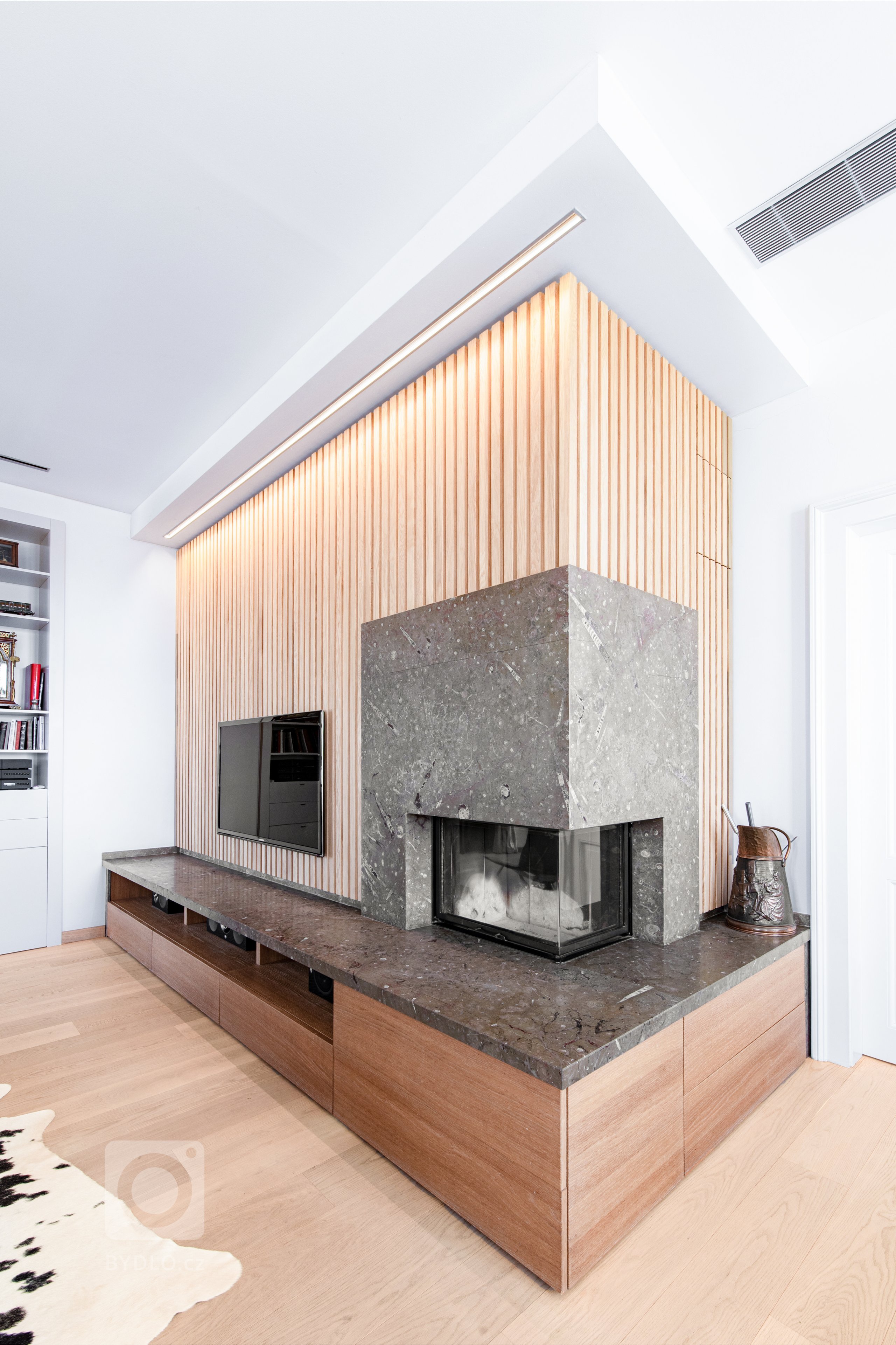 Vila Troja - EN&nbsp;

The historical family house is located on the hill of the residential area of Troja in Prague. The house is naturally integrated with…