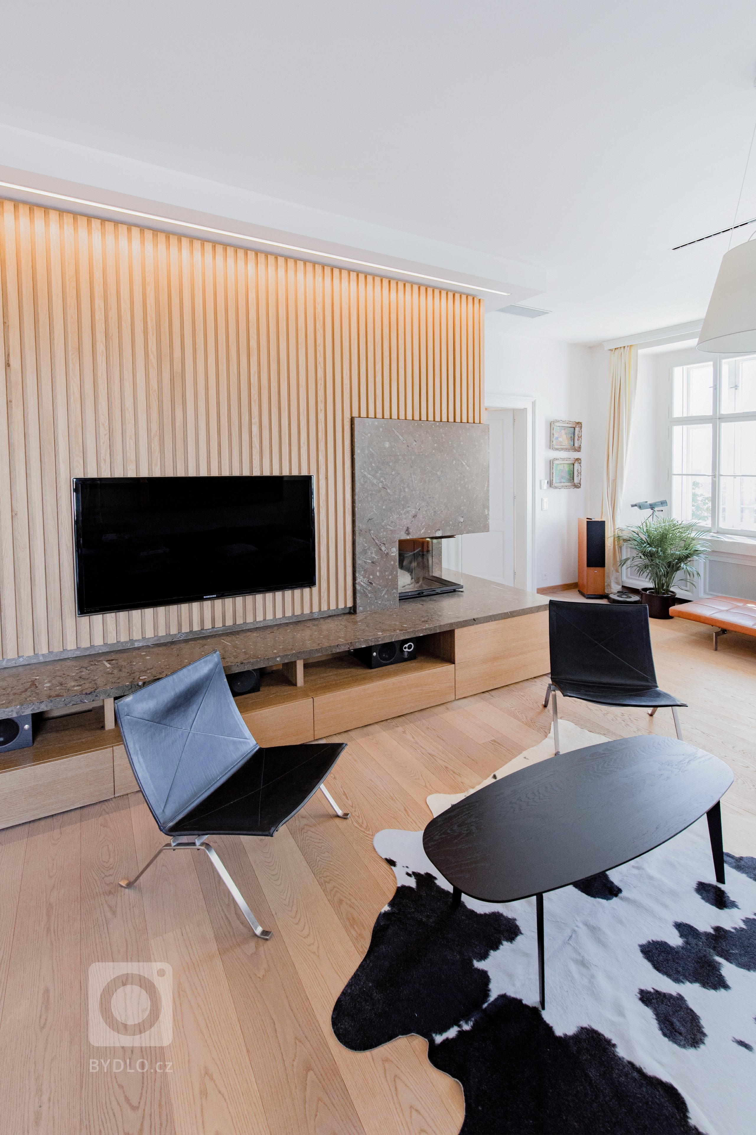 Vila Troja - EN&nbsp;

The historical family house is located on the hill of the residential area of Troja in Prague. The house is naturally integrated with…