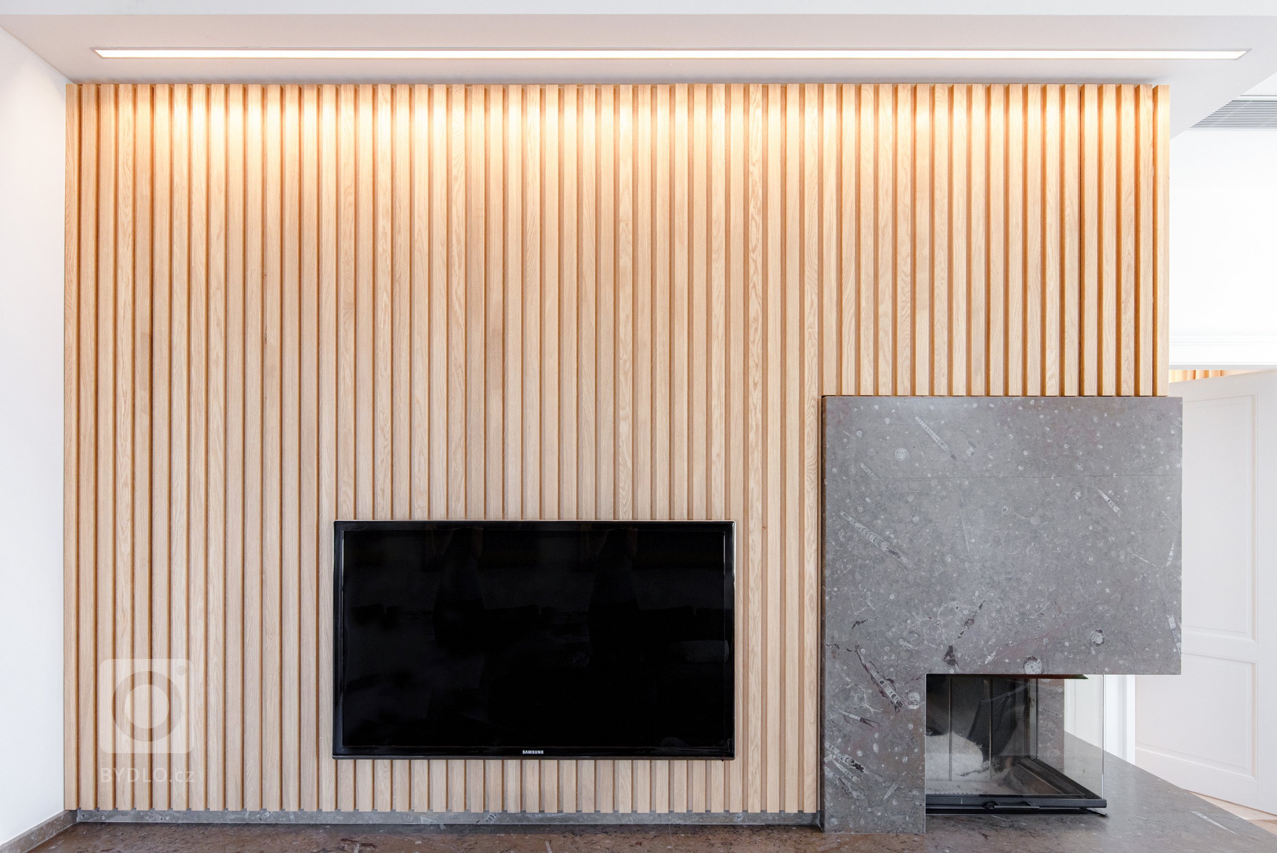 Vila Troja - EN&nbsp;

The historical family house is located on the hill of the residential area of Troja in Prague. The house is naturally integrated with…