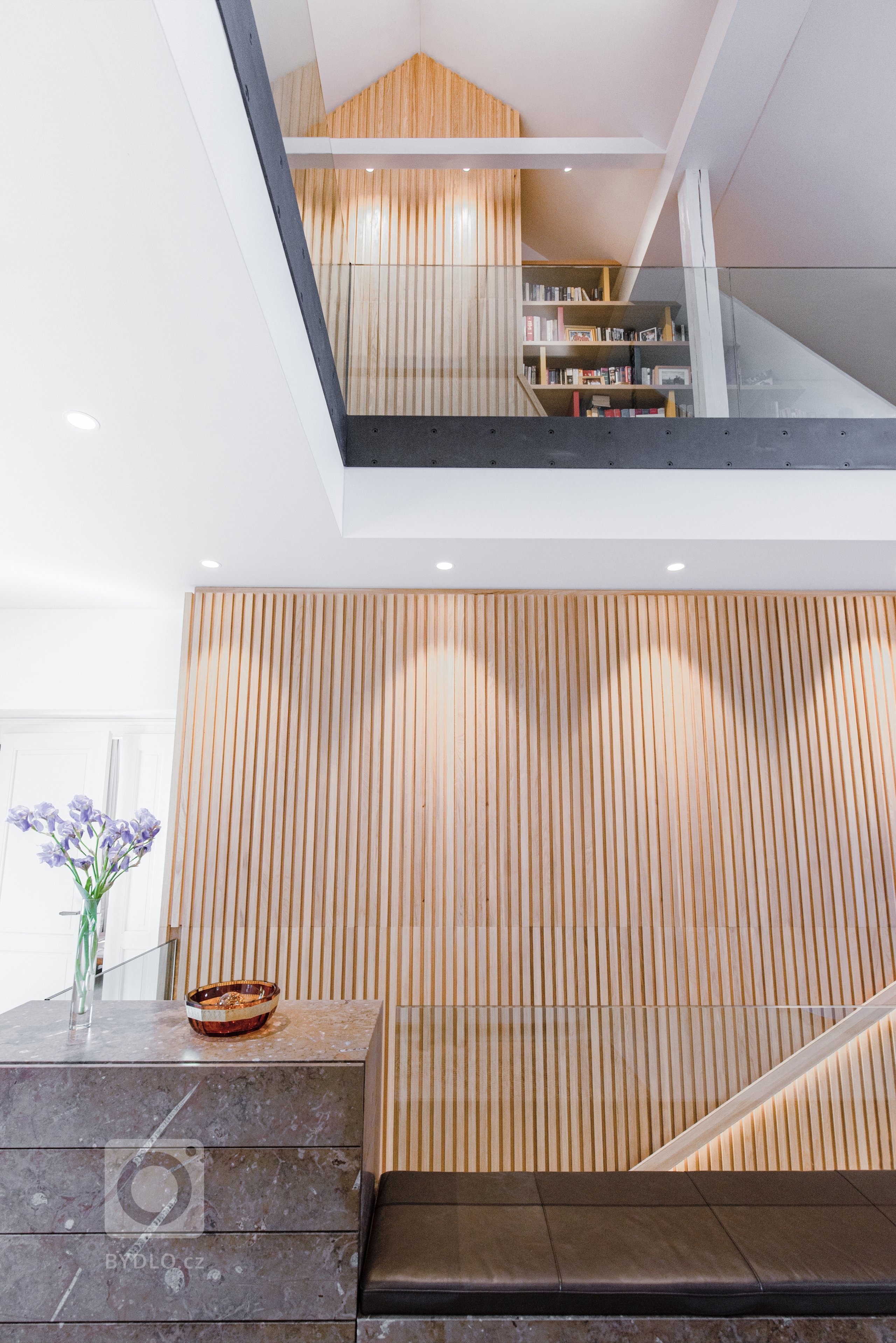 Vila Troja - EN&nbsp;

The historical family house is located on the hill of the residential area of Troja in Prague. The house is naturally integrated with…