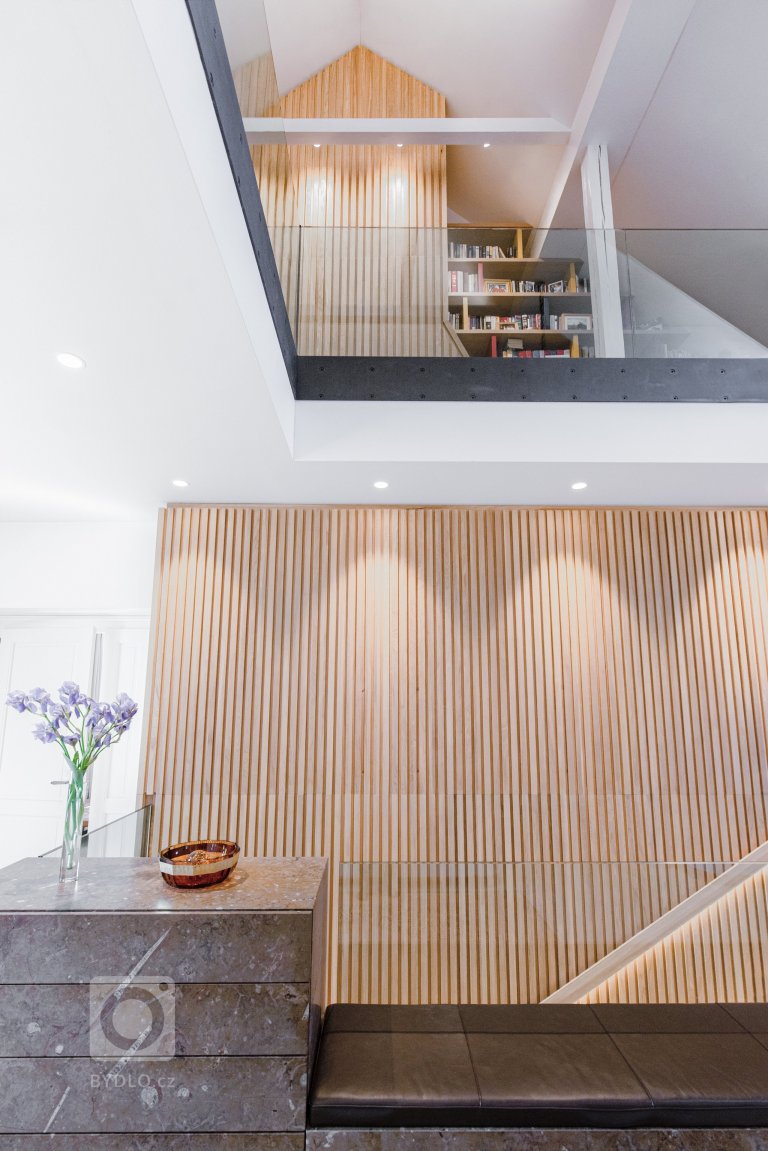 add picture to album