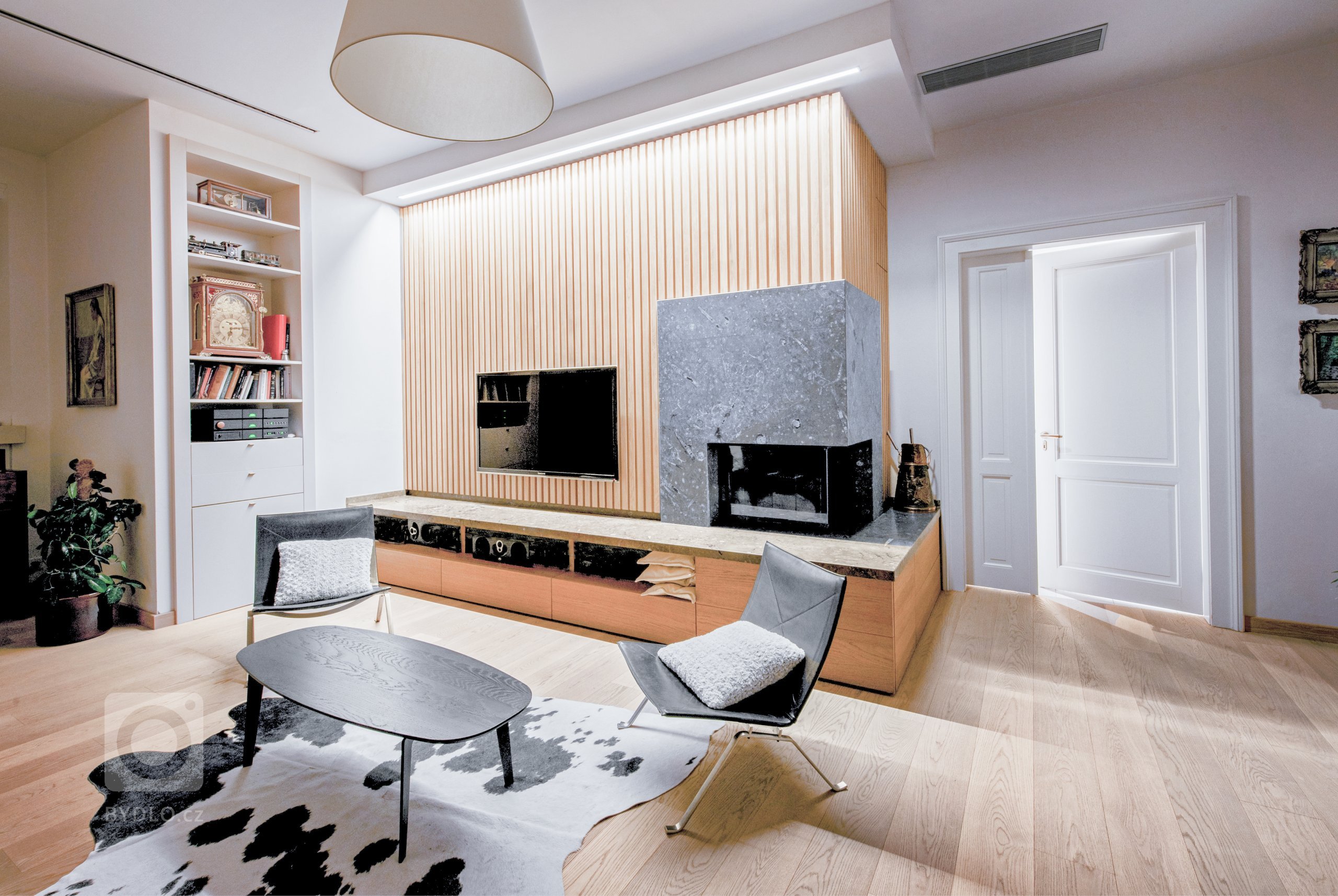 Vila Troja - EN&nbsp;

The historical family house is located on the hill of the residential area of Troja in Prague. The house is naturally integrated with…