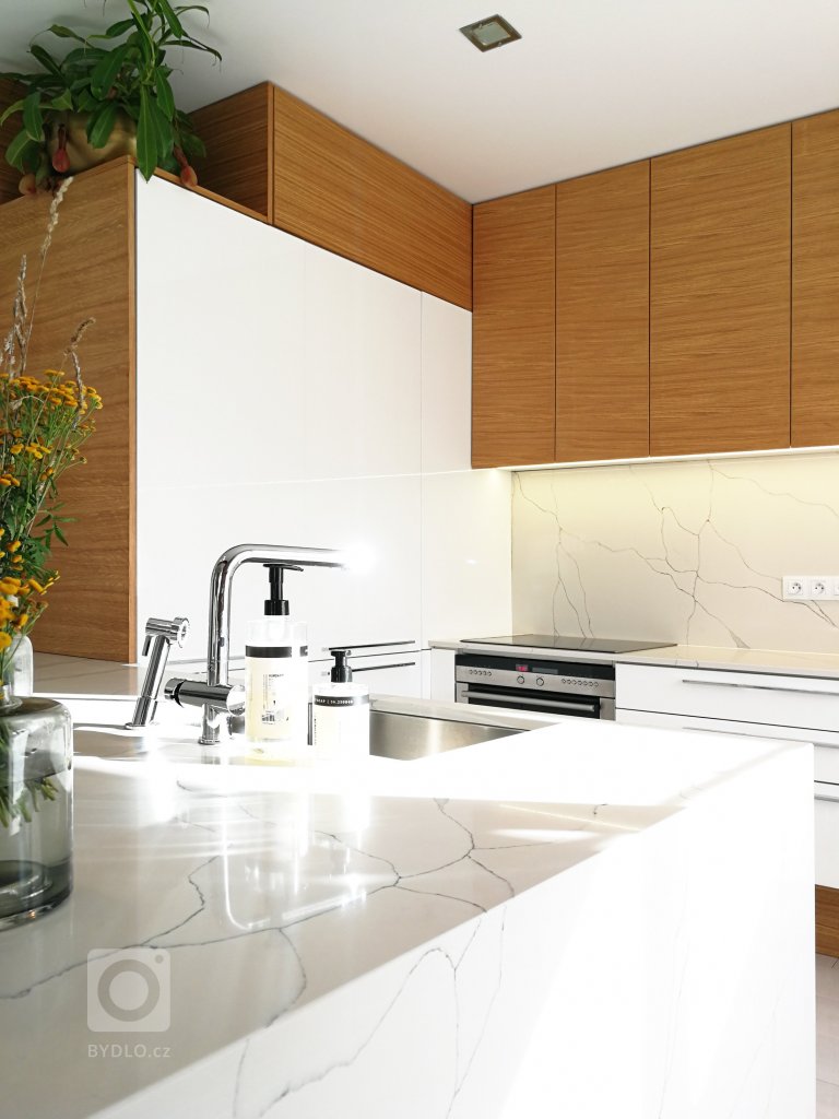 add picture to album