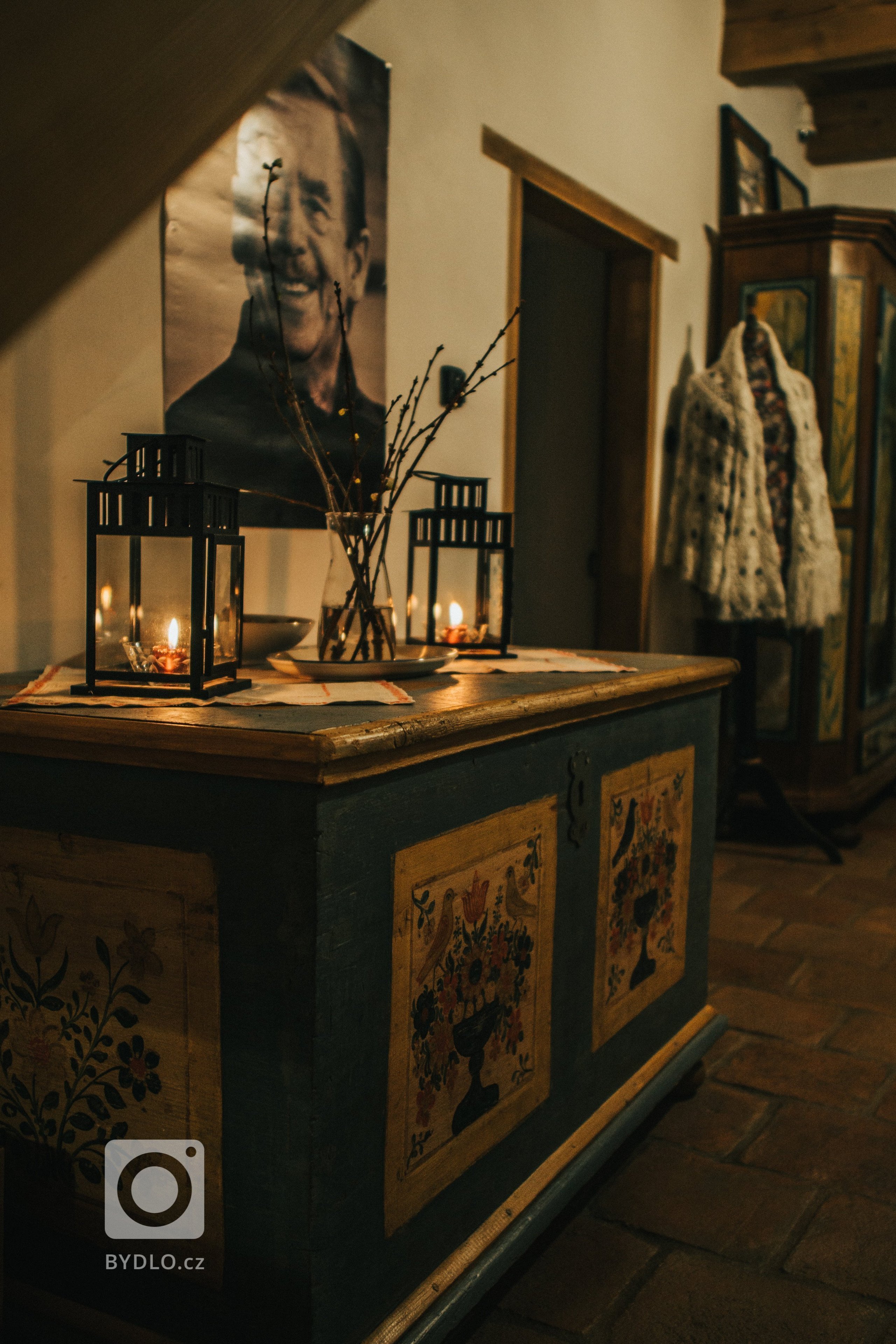 Rekonstrukce 280let staré chalupy pod památnou lípou. Dům byl znehodnocen opravou v 70tých letech a bylo nutno provést kompletní zásah do konstrukcí, výměnu…