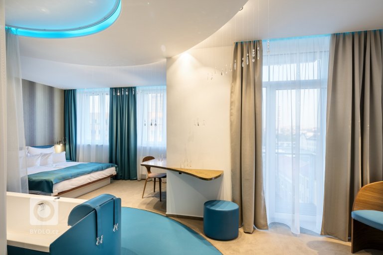 add picture to album