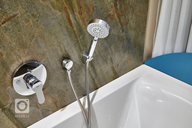 add picture to album