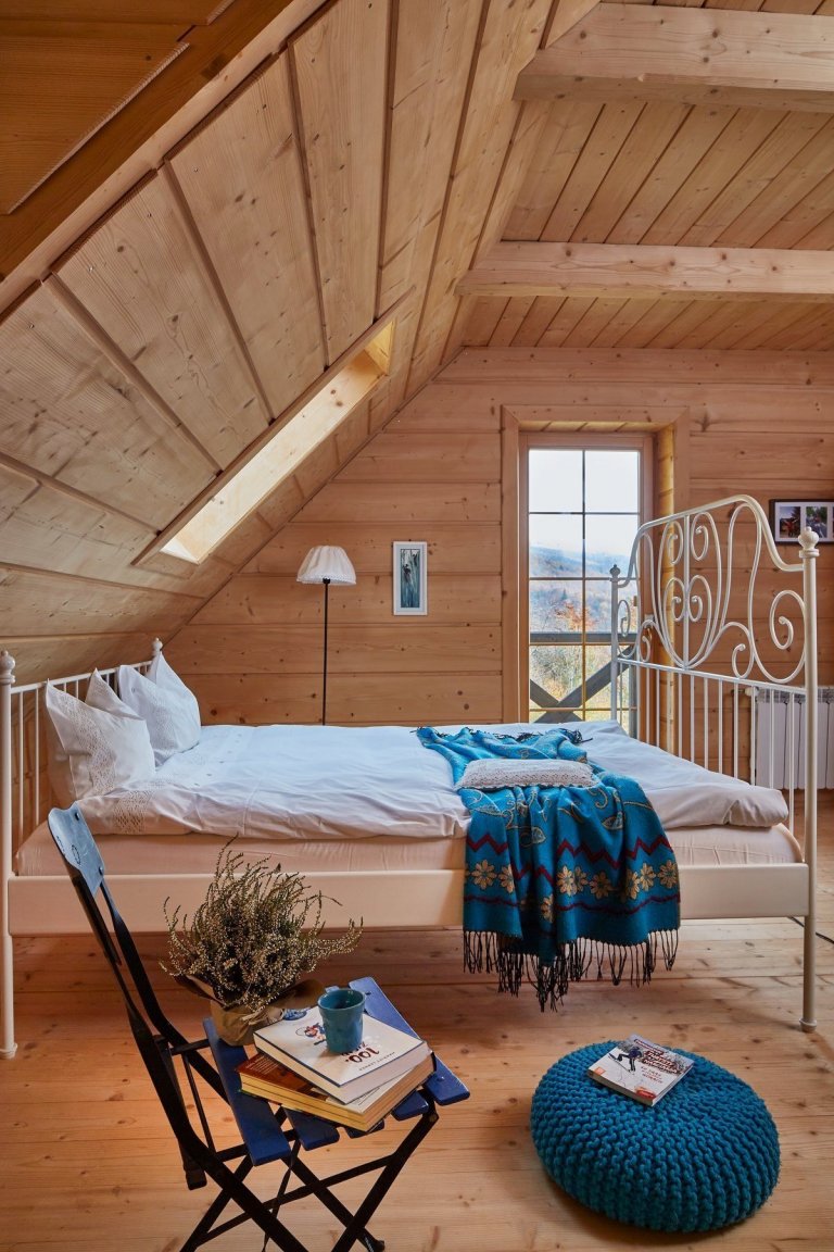 Dřevěný srub ve venkovském stylu