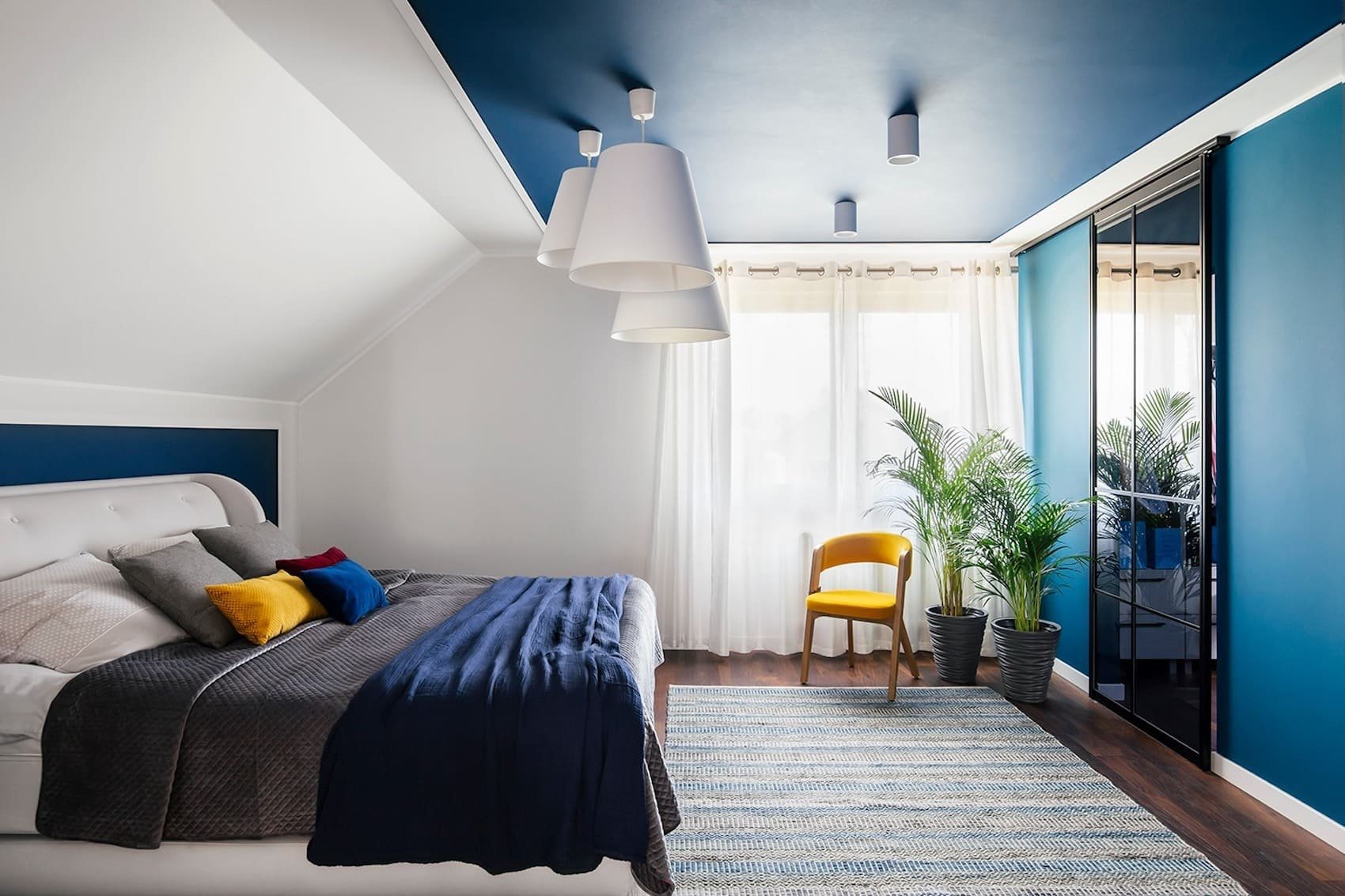 Dům plný rozmanitých textur a nonšalantní hry s geometrií