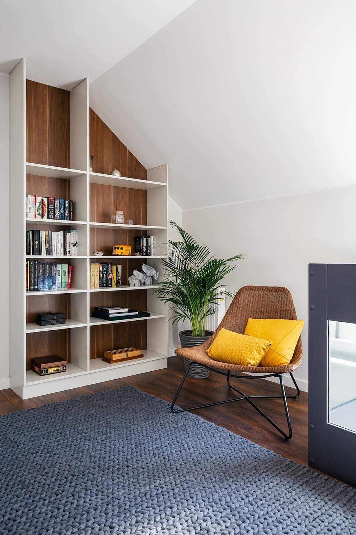 Dům plný rozmanitých textur a nonšalantní hry s geometrií