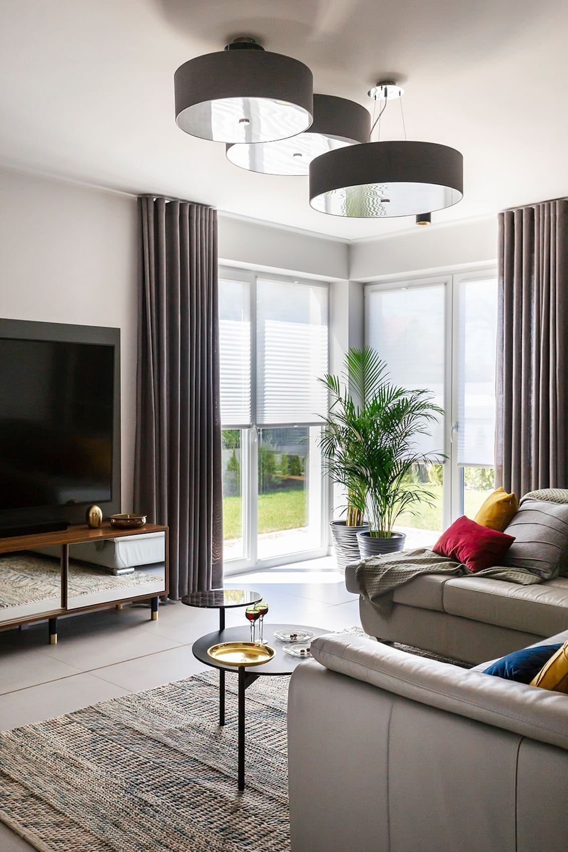 Dům plný rozmanitých textur a nonšalantní hry s geometrií