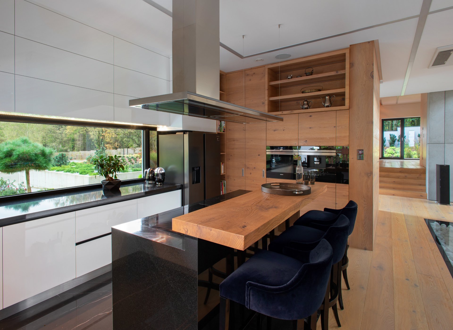 Dům rozdělený betonovou zdí