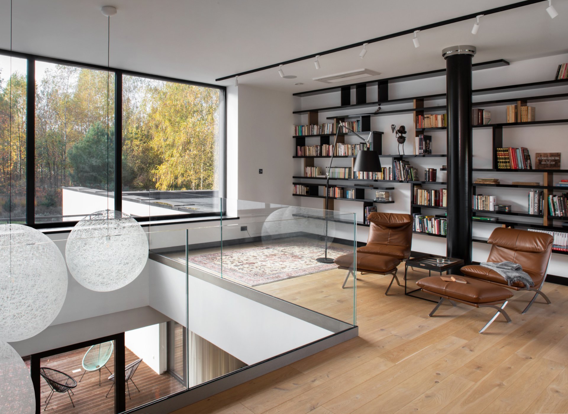 Dům rozdělený betonovou zdí