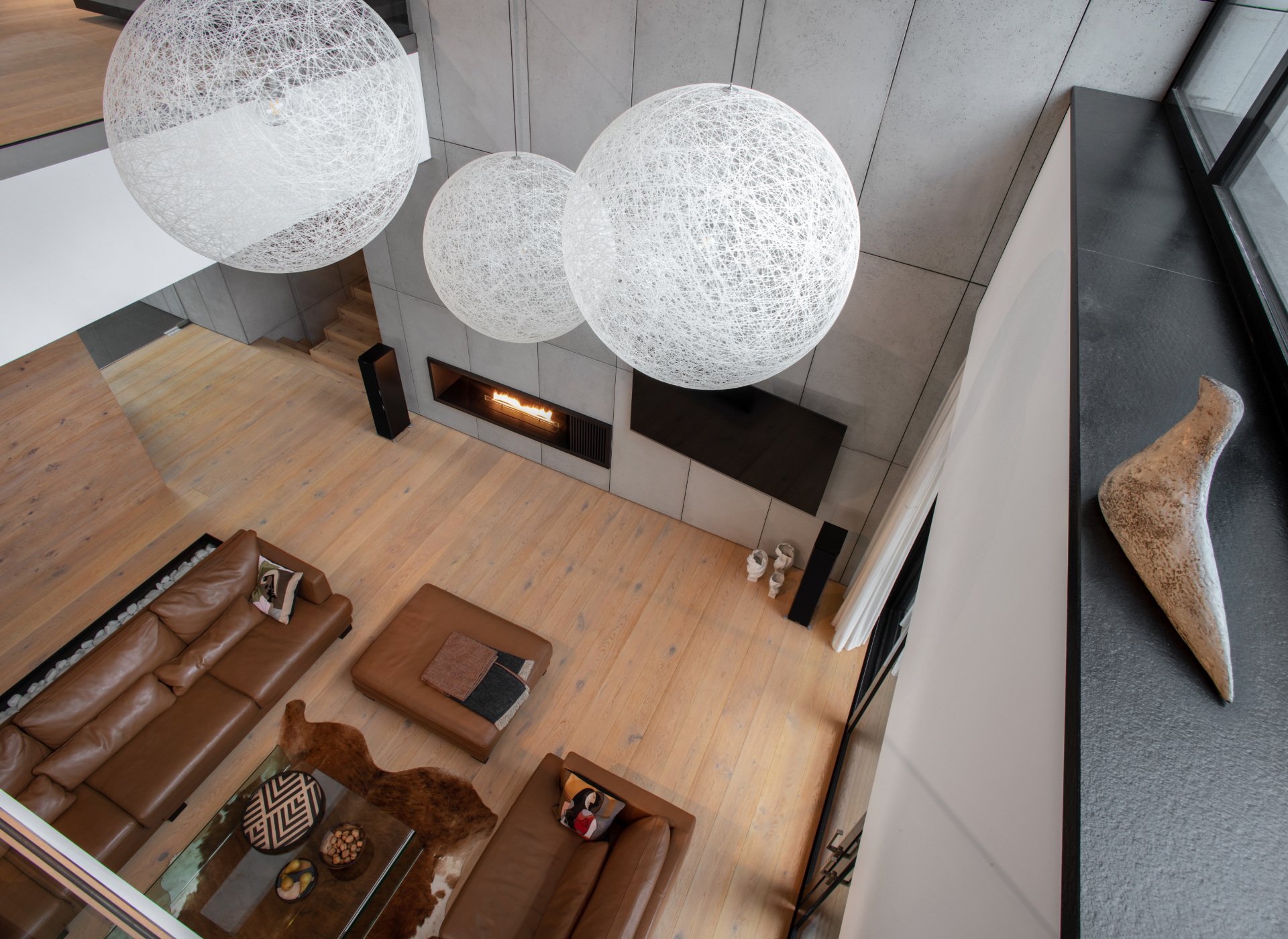 Dům rozdělený betonovou zdí