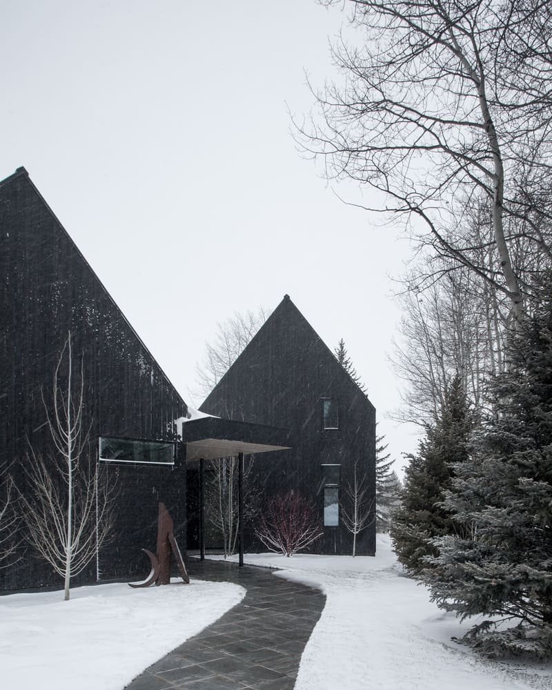 Dům ve tvaru písmene V pro pár v důchodu