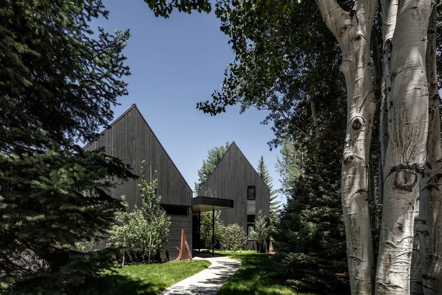 Dům ve tvaru písmene V pro pár v důchodu