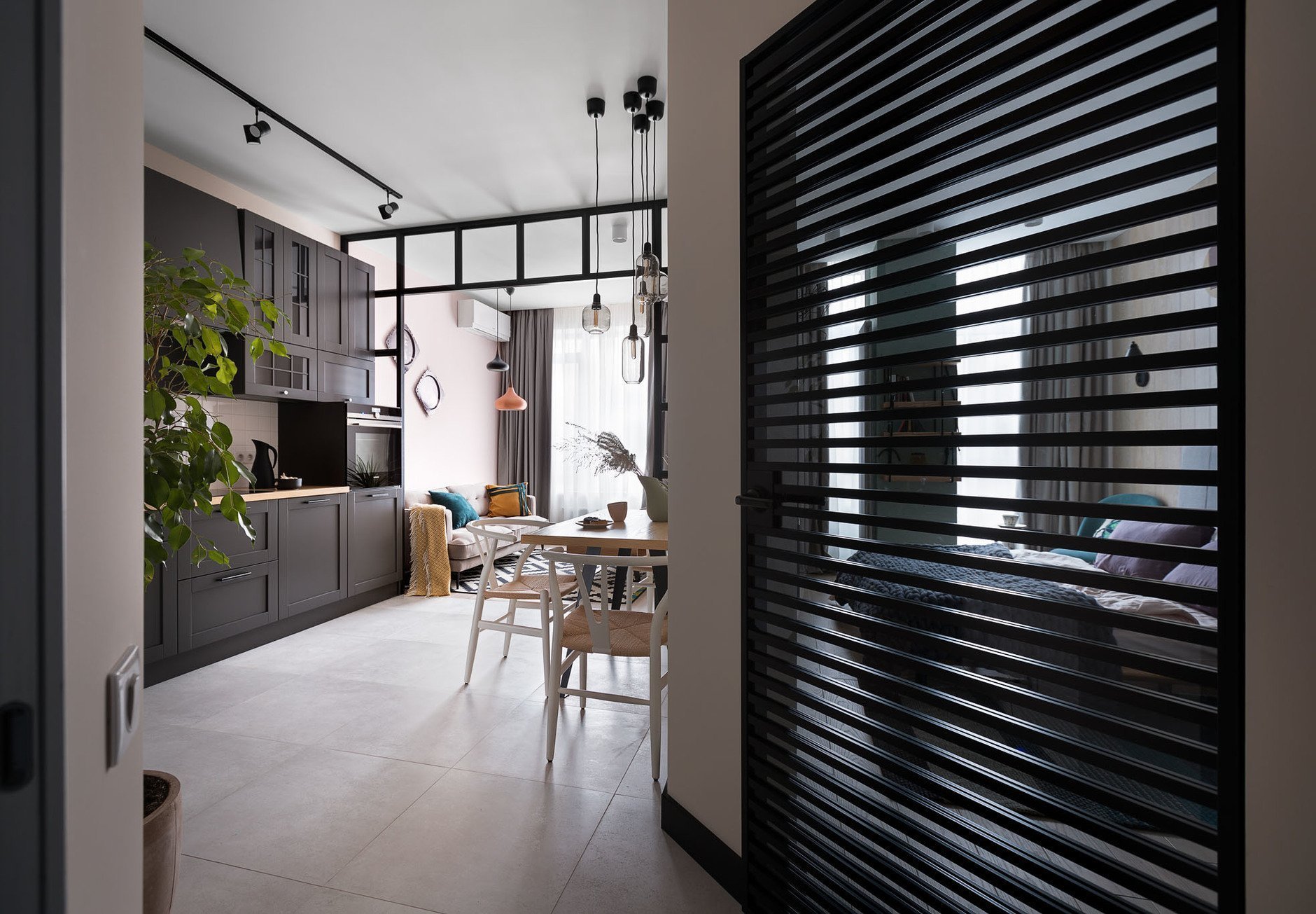 Důmyslně řešený malý byt ve skandinávském stylu