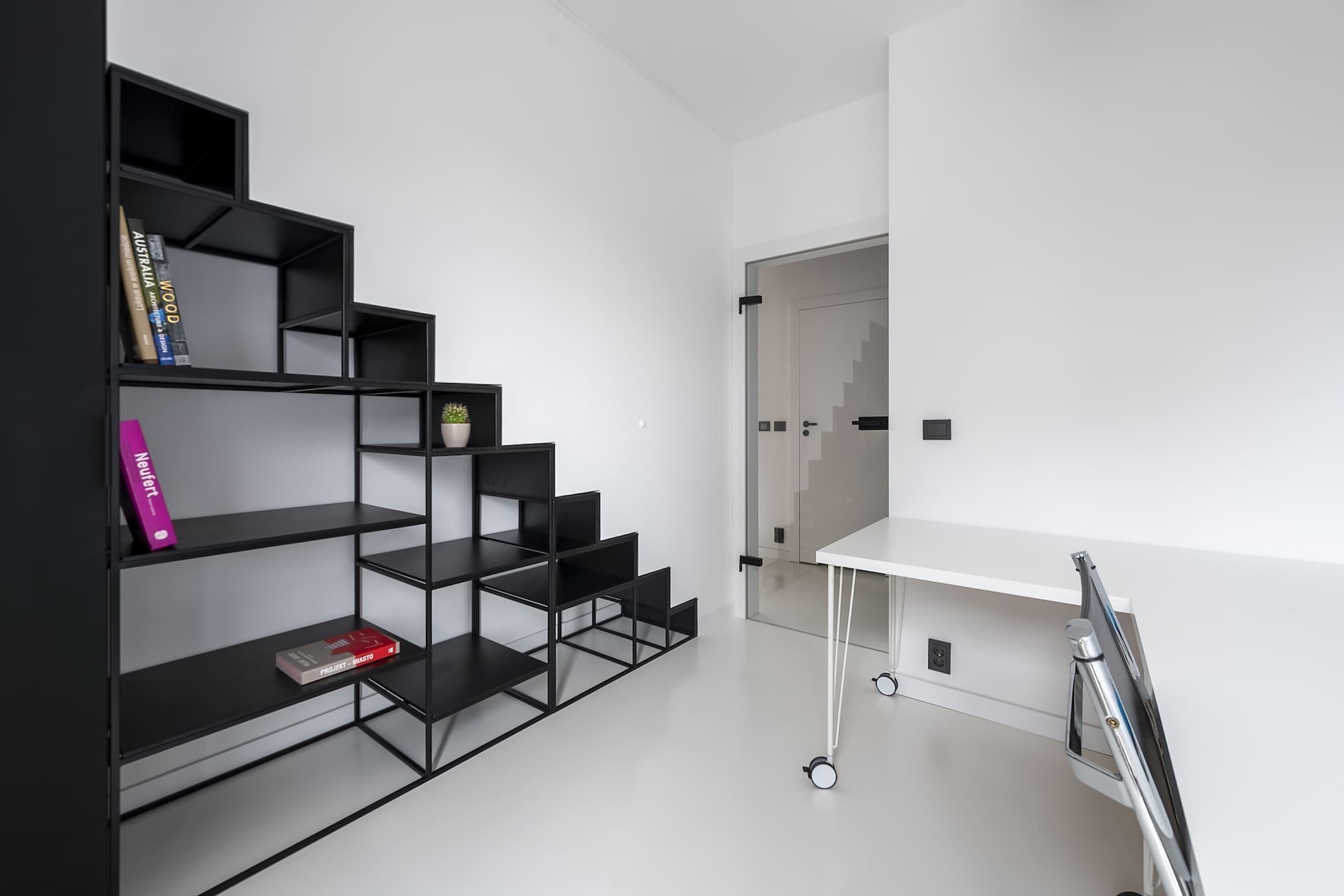 Jednoduchý interiér, bez zbytečných dekorativních tvarů