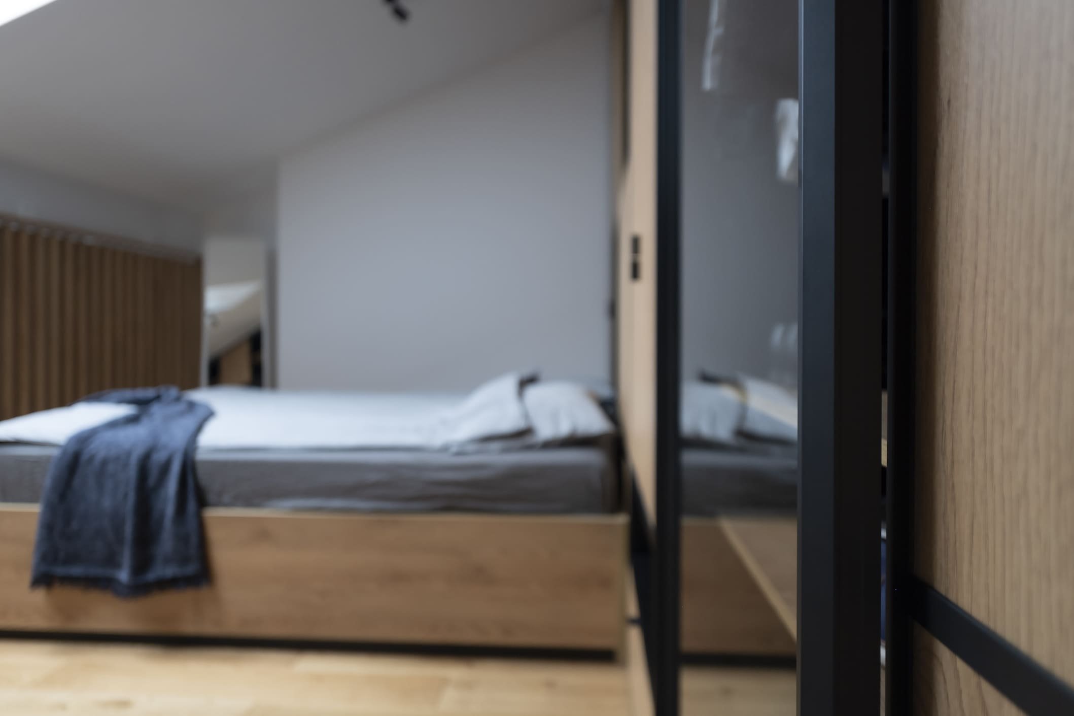 Jednoduchý interiér, bez zbytečných dekorativních tvarů