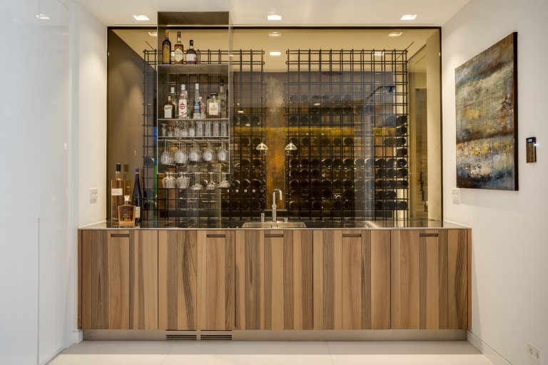 Moderní dům s doškovou střechou