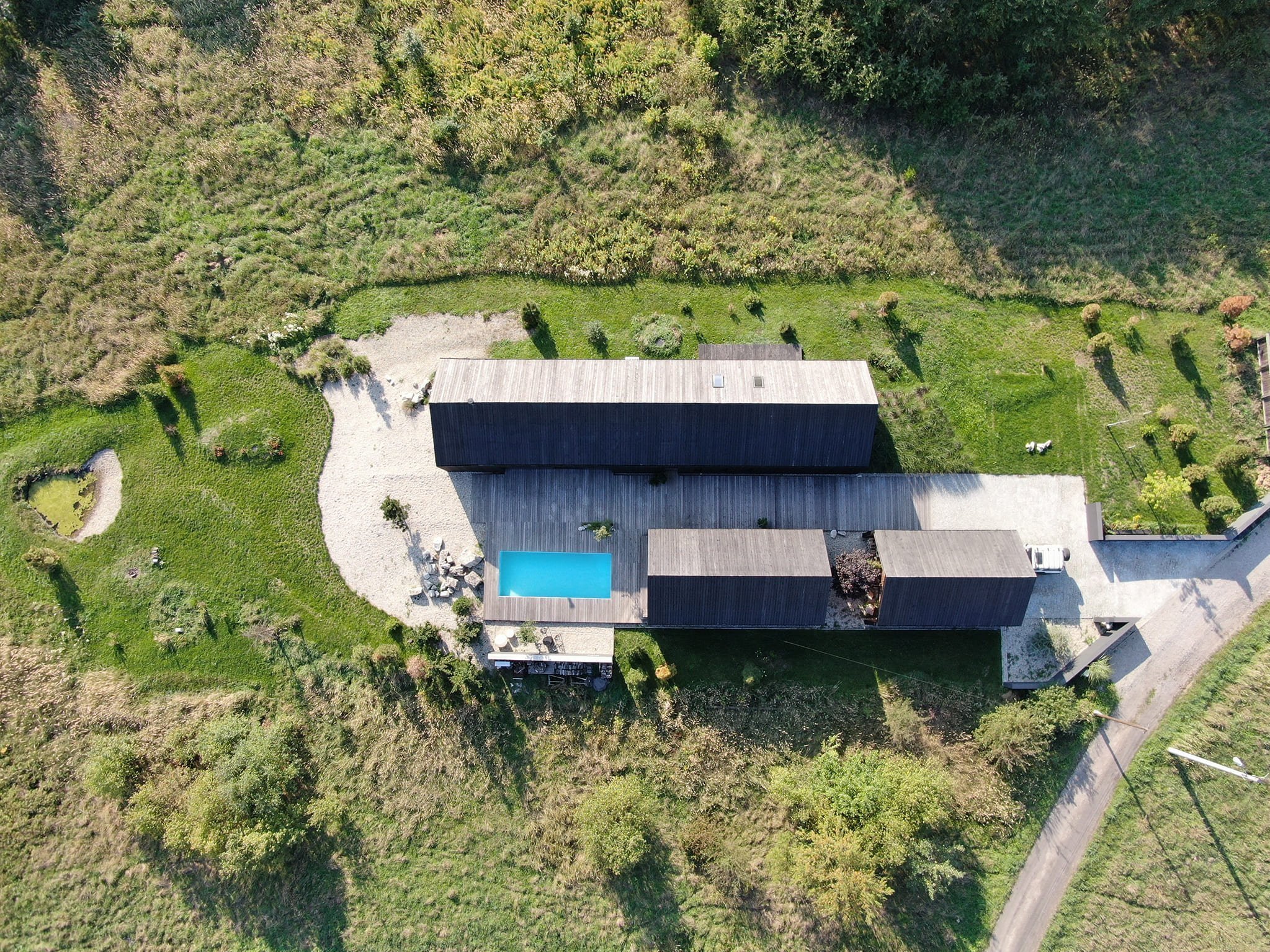 Moderní stodola na venkově