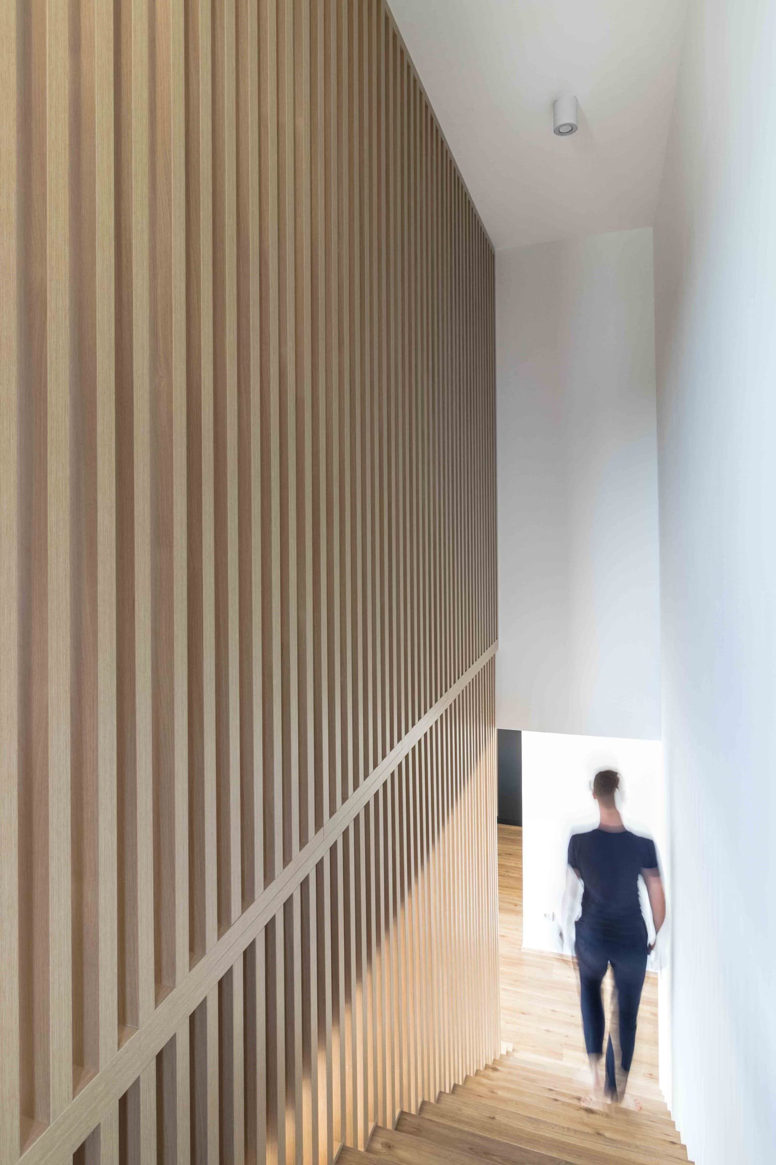 Nadčasový minimalistický interiér