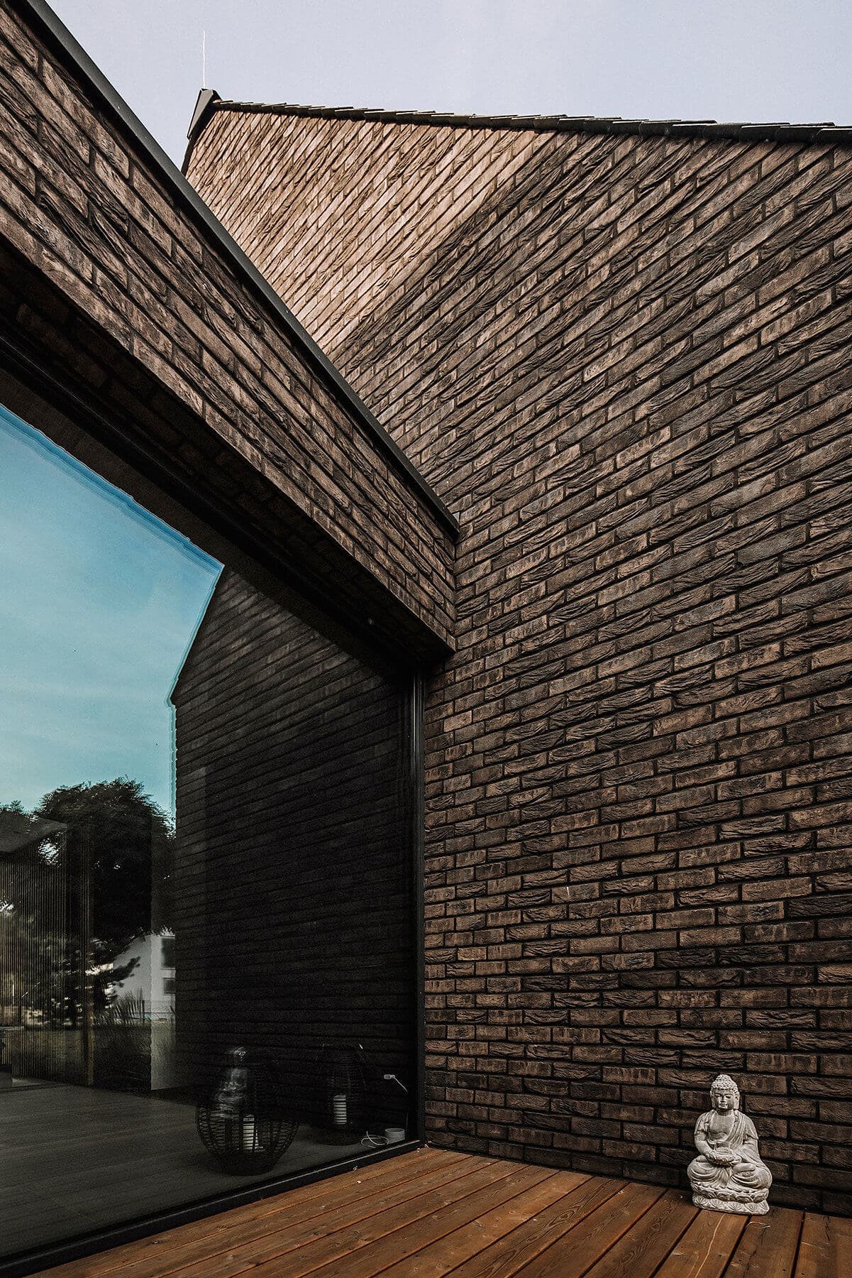 Nový dům ve tvaru moderní stodoly