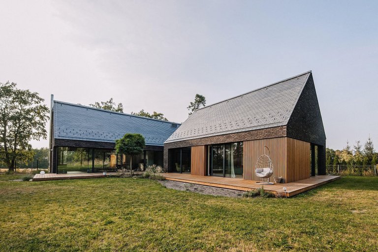 Nový dům ve tvaru moderní stodoly