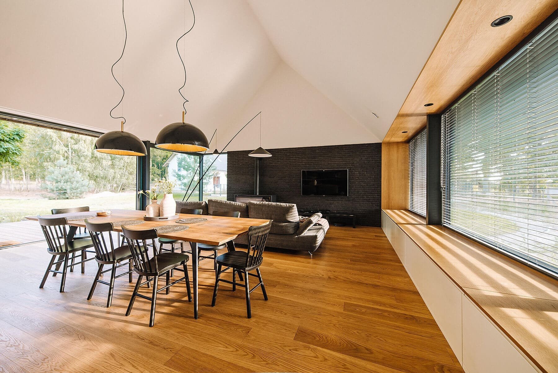 Nový dům ve tvaru moderní stodoly