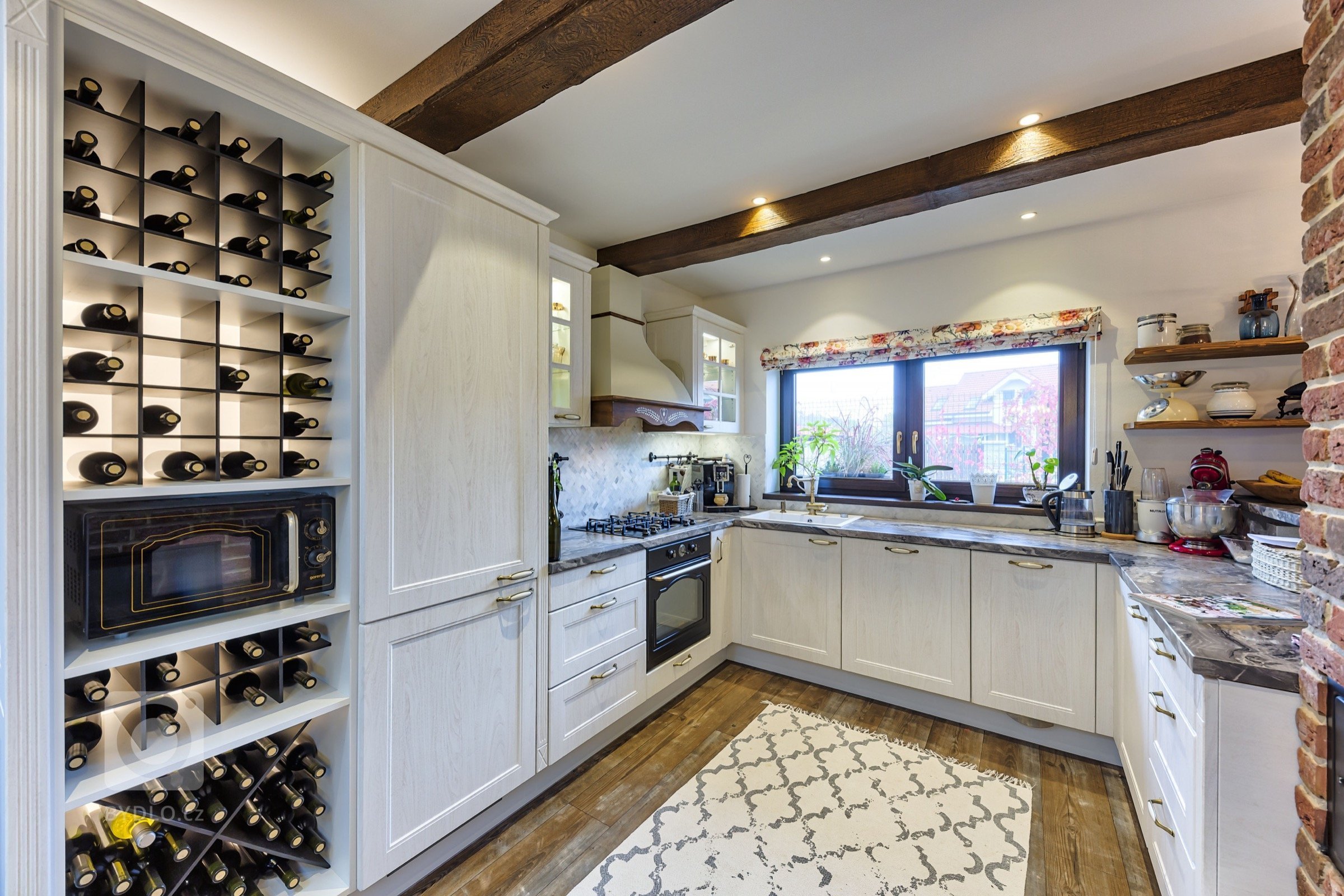 Nový dům ve venkovském stylu s nádechem středomoří