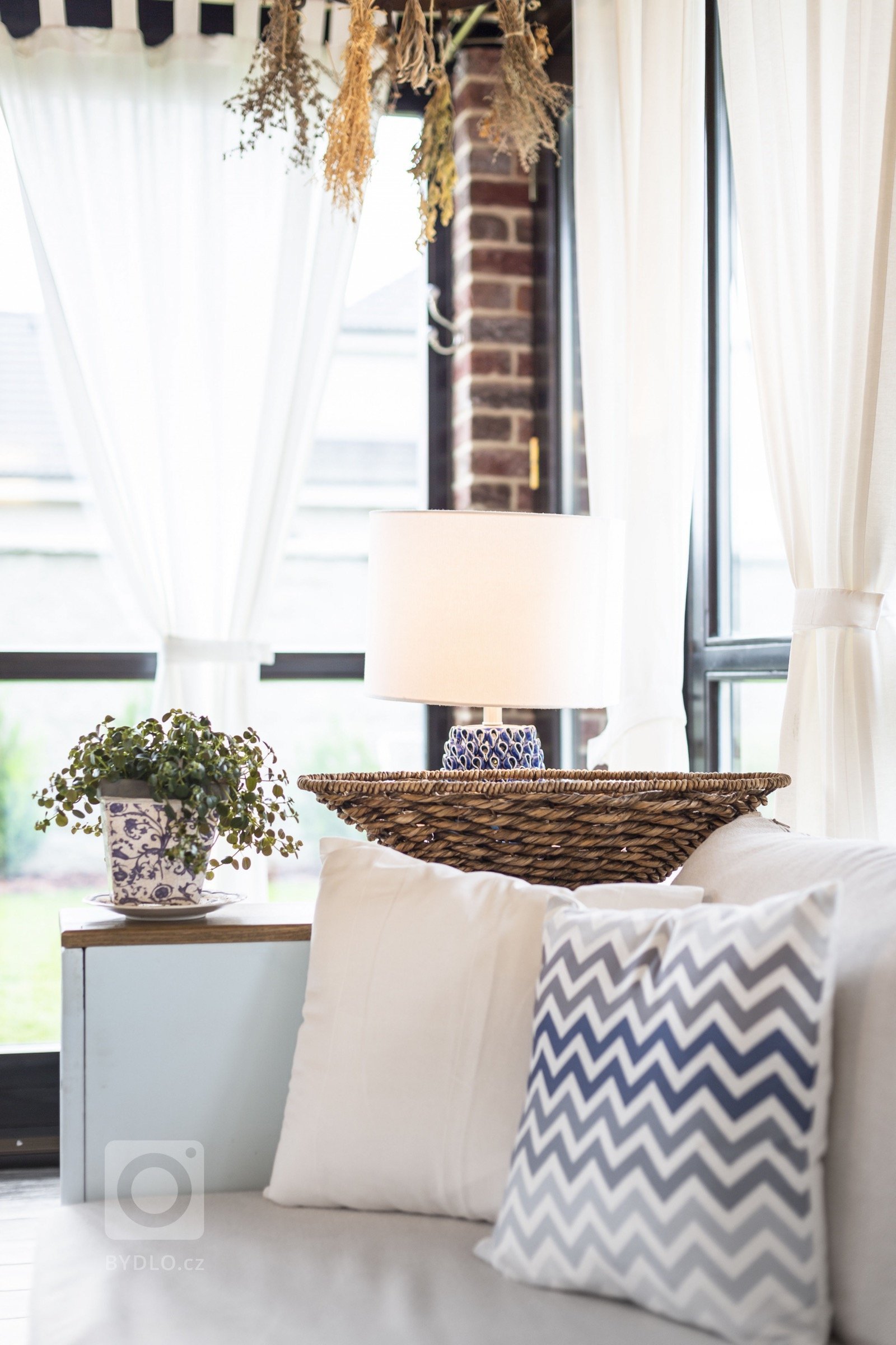 Nový dům ve venkovském stylu s nádechem středomoří