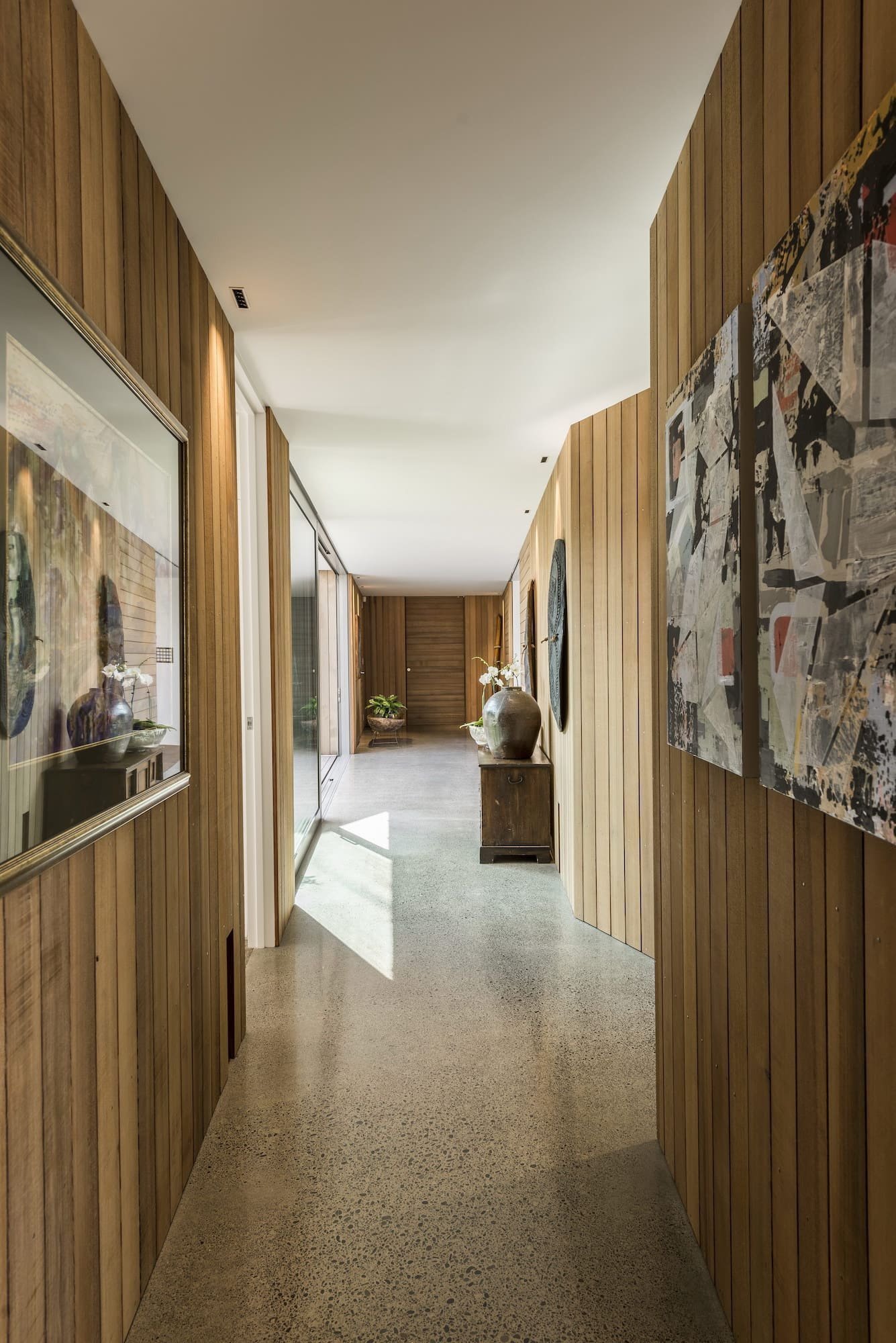 Po rekonstrukci vznikla moderní stodola obložená cedrem