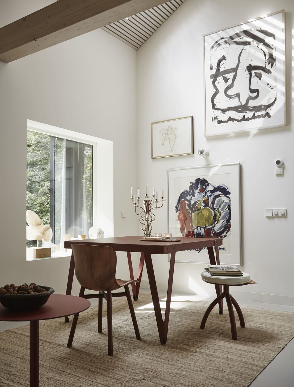 Prosklený dům na kraji lesa