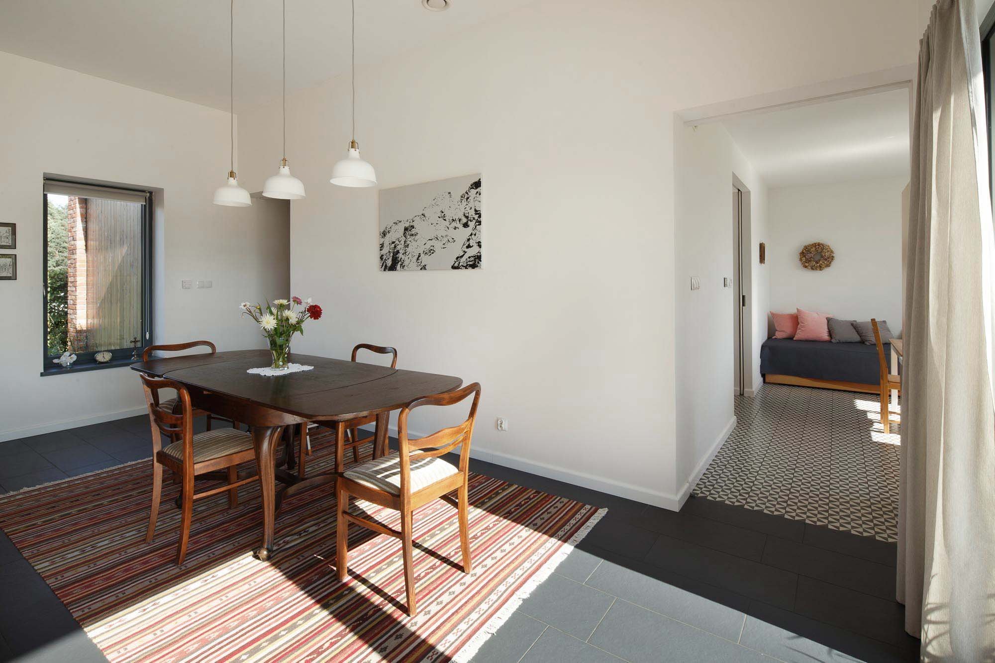 Recyklovaná cihlová fasáda zdobí dům v Gilowicích