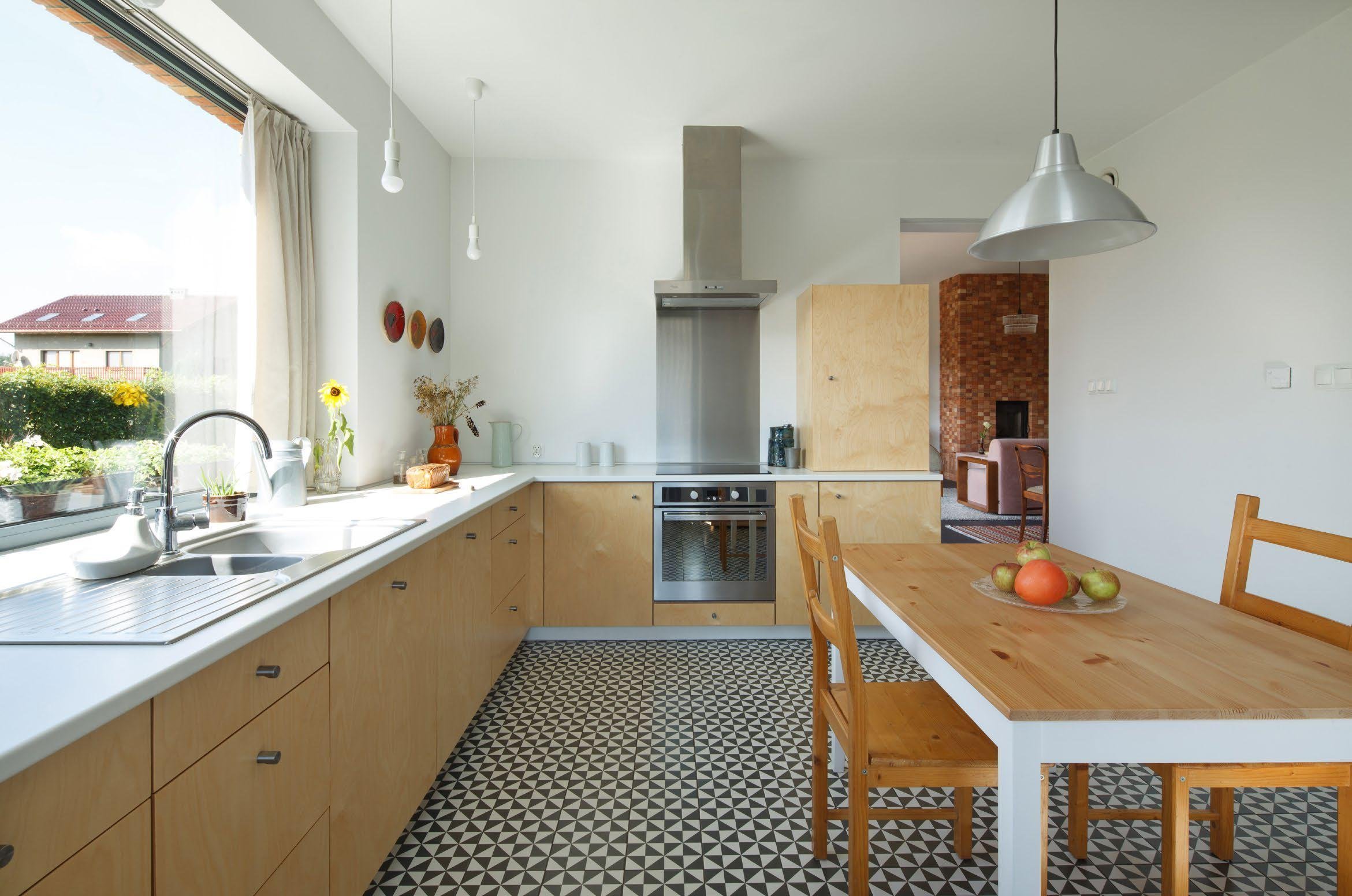 Recyklovaná cihlová fasáda zdobí dům v Gilowicích